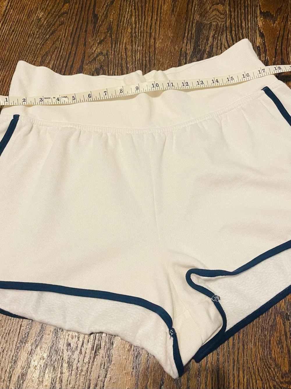 Victoria's Secret White Athletic Shorts with Navy Trim size XXL